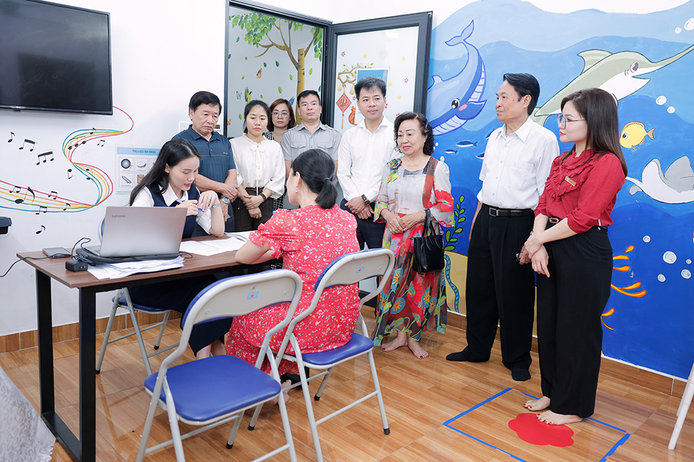img tuyen sinh 11